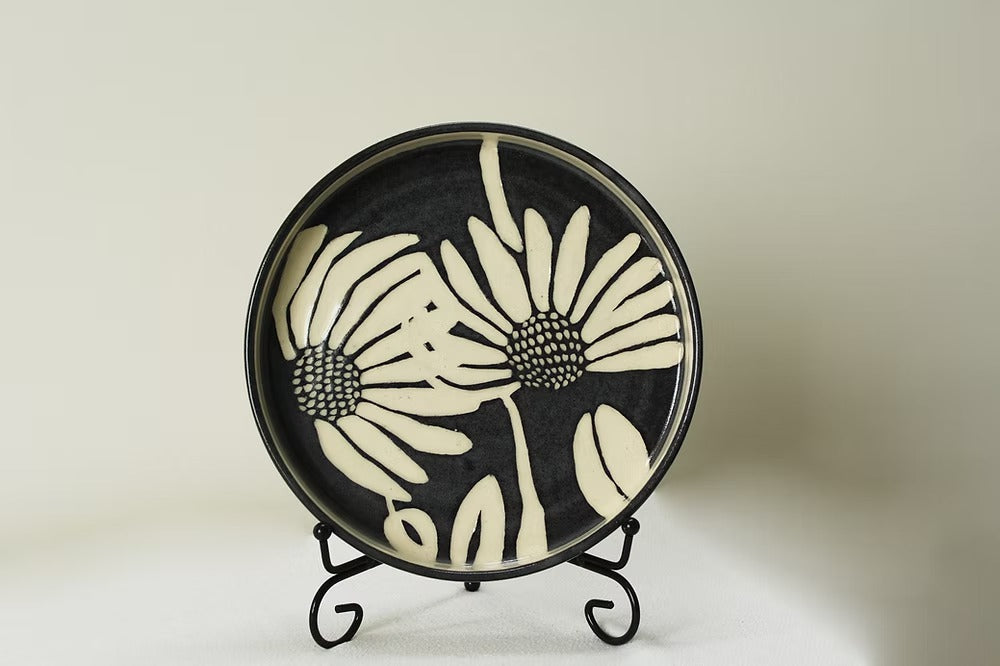 Midnight Daisy Plate