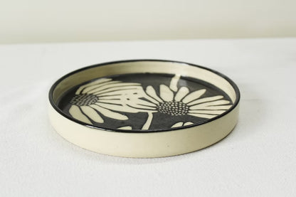 Midnight Daisy Plate